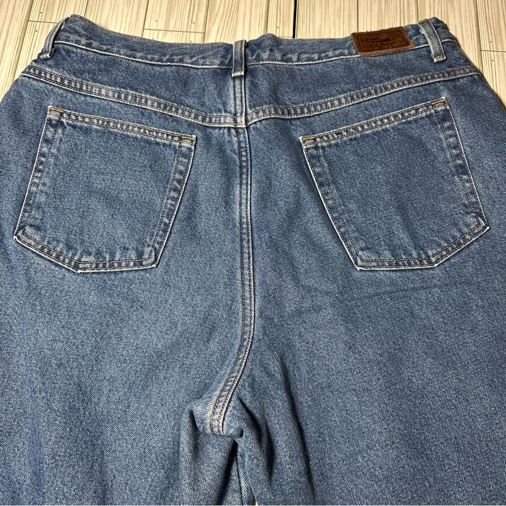 Classic High-Rise Women’s Blue Denim Jeans with Red Fleece Lining - Picture 9 of 12
